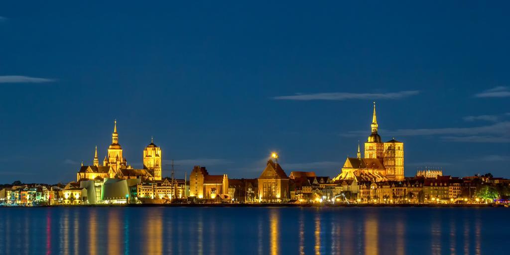 Altstadt Hotel Peiss Штральзунд Екстер'єр фото