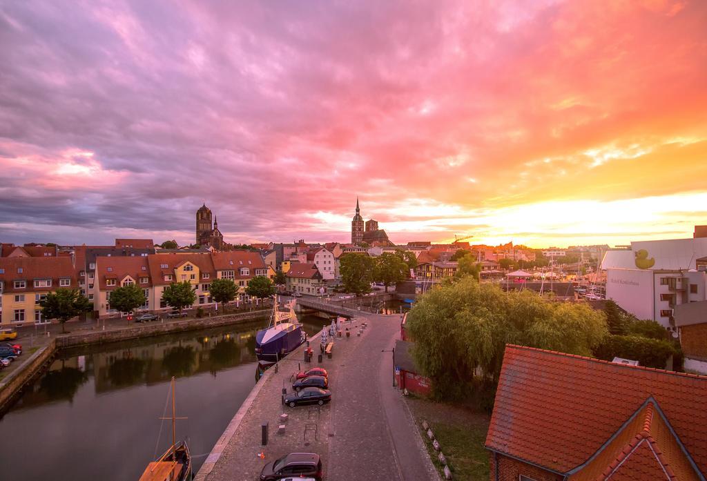 Altstadt Hotel Peiss Штральзунд Екстер'єр фото